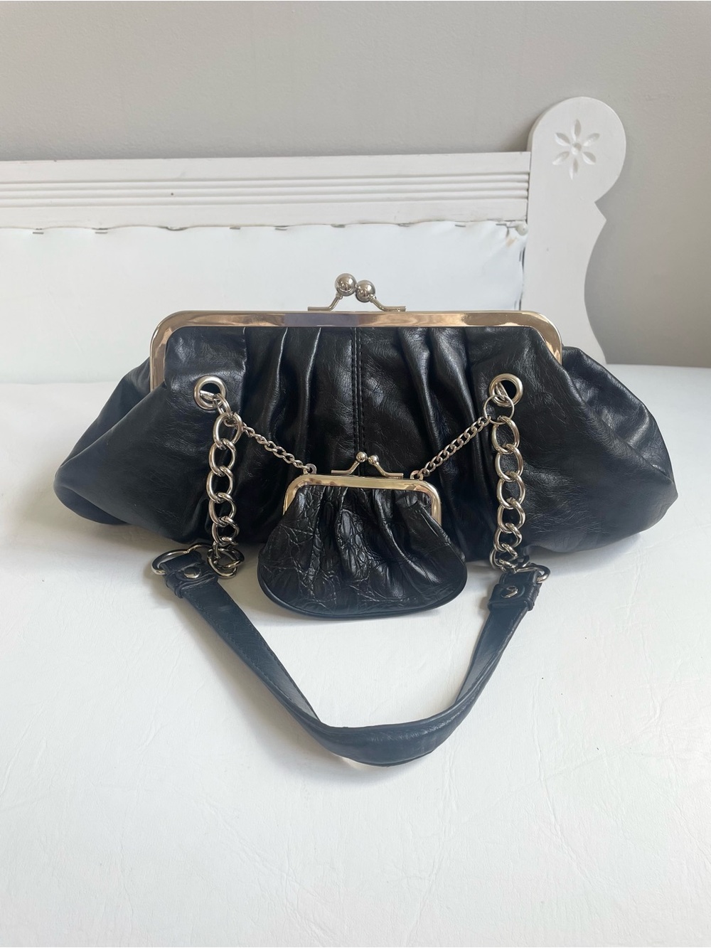 CANDIE’S BLACK FAUX LEATHER BAG SILVER CHAIN LINK STRAP CHANGE PURSE SET